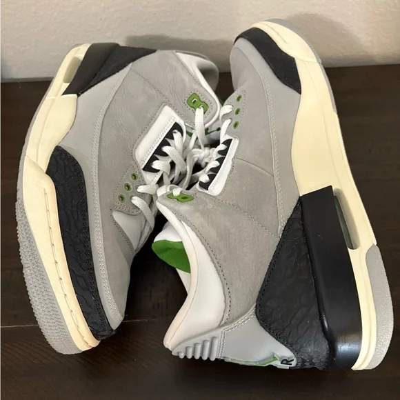 Jordan 3 Size 10 Chlorophyll - Picture 5 of 8